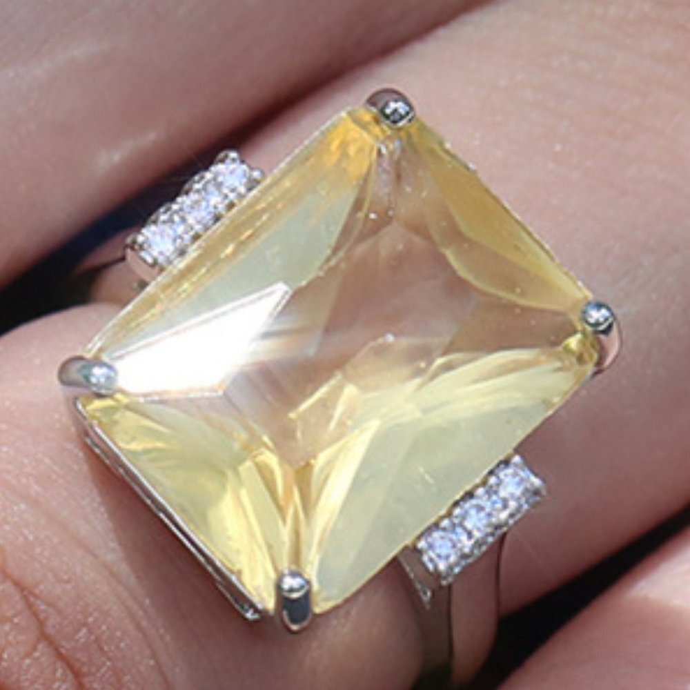 💥Hyperbole With Huge Yellow CZ Prong Setting Ring, GPMB1492